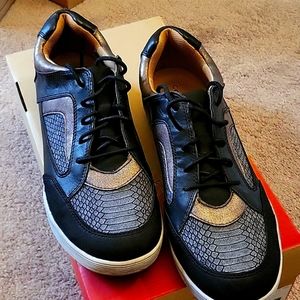 Black lace up sneakers